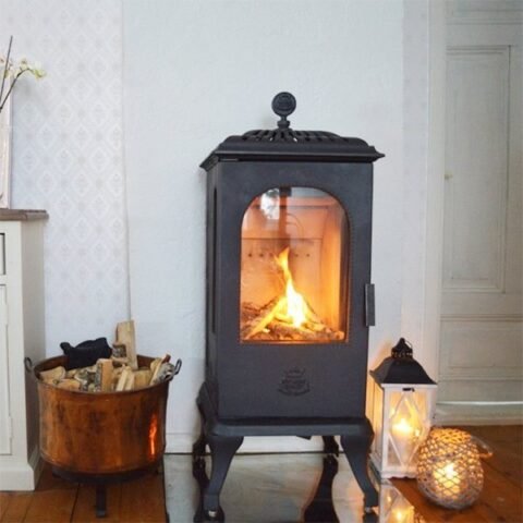 Kaminofen Westbo Victoria 100 aus Gusseisen ohne Seitenglas mit Clean-Burning-Technologie